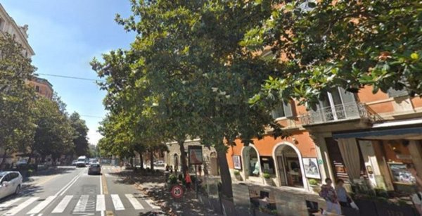 locale commerciale in affitto a Roma in zona Campo Marzio