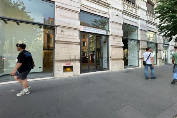 locale commerciale in affitto a Roma in zona Rione Prati