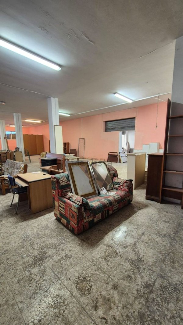 locale commerciale in affitto a Roma in zona Finocchio