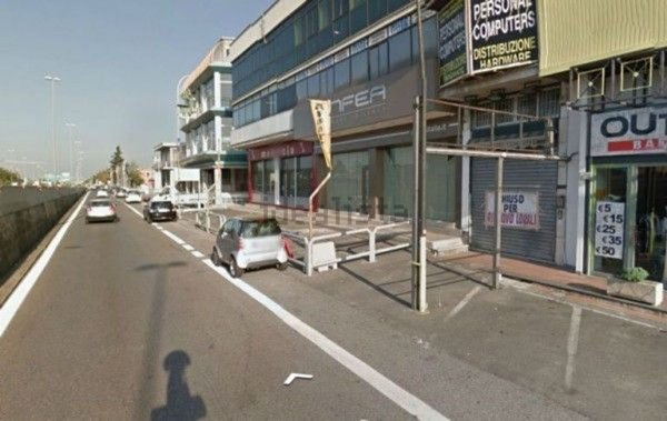 ufficio in affitto a Roma in zona Tuscolano