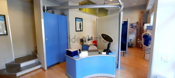 locale commerciale in affitto a Roma in zona Ardeatino