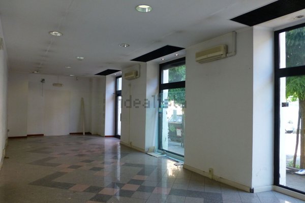 locale commerciale in affitto a Roma in zona Appio Latino