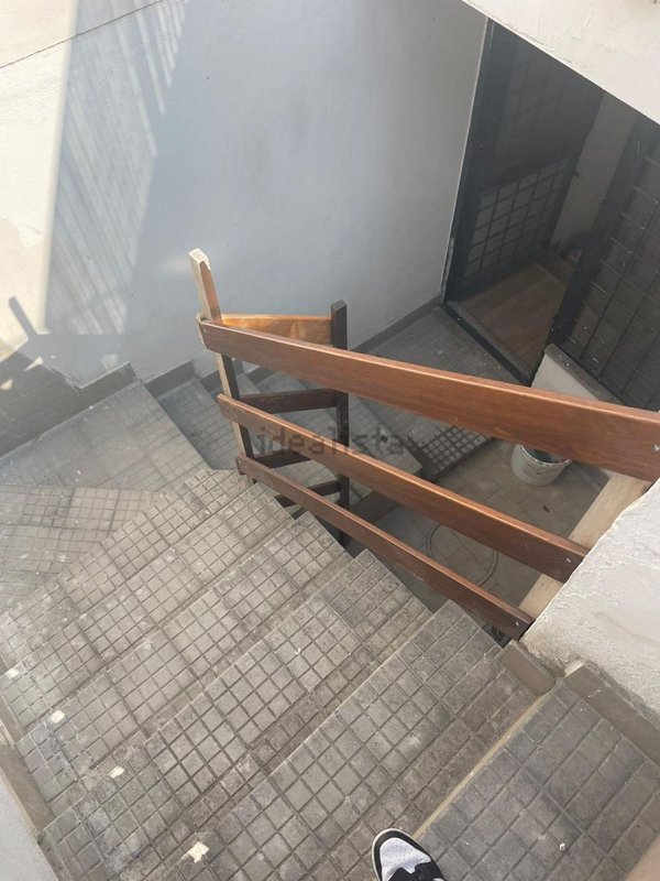 locale di sgombero in affitto a Roma in zona Appio Claudio