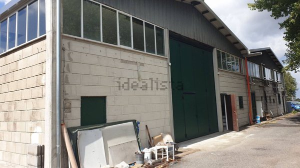 capannone in affitto a Roma in zona Tor Bella Monaca