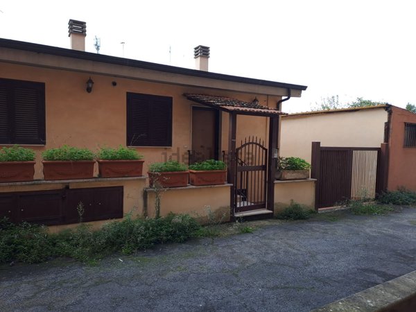 villa in affitto a Roma in zona Torre Maura