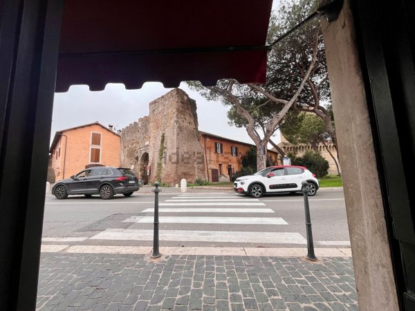negozio in affitto a Roma in zona Ostia