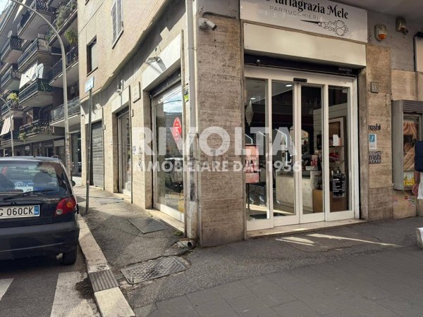 negozio in affitto a Roma in zona Pietralata