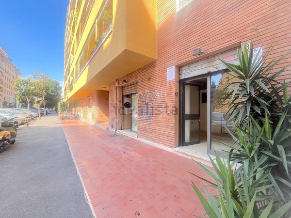 casa indipendente in affitto a Roma in zona Tuscolano