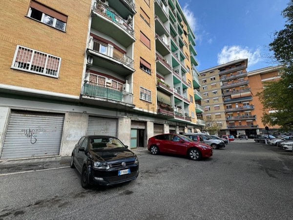 locale commerciale in affitto a Roma in zona Prenestino-Labicano