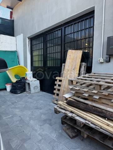 locale commerciale in affitto a Roma in zona Colle del Sole