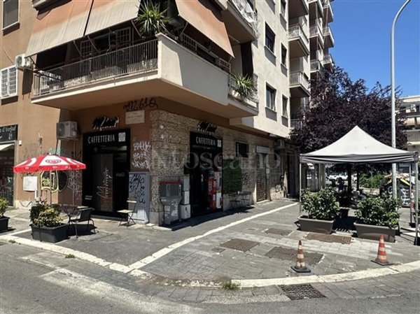 negozio in affitto a Roma in zona Appio Claudio