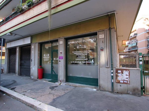 negozio in affitto a Roma in zona Castel Fusano