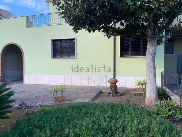 locale di sgombero in affitto a Roma in zona Romanina