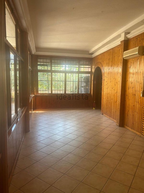 locale commerciale in affitto a Roma