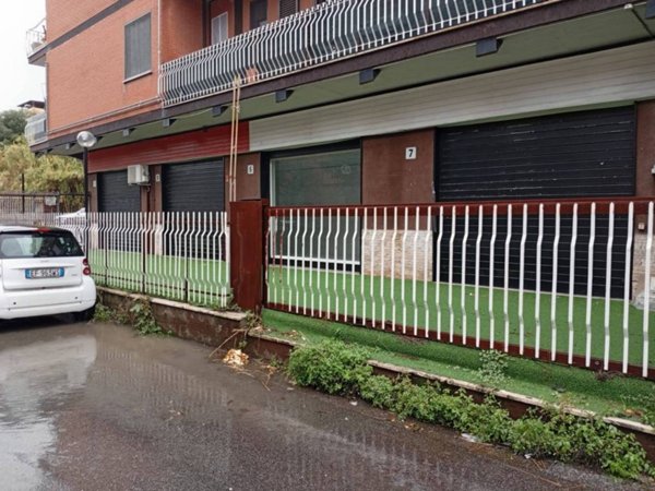 negozio in affitto a Roma in zona Alessandrino