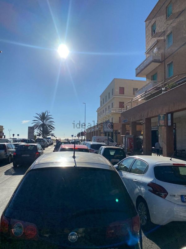 negozio in affitto a Roma in zona Ostia