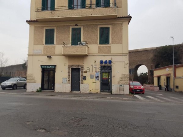 locale commerciale in affitto a Roma