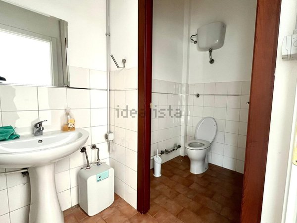 locale commerciale in affitto a Roma in zona Finocchio