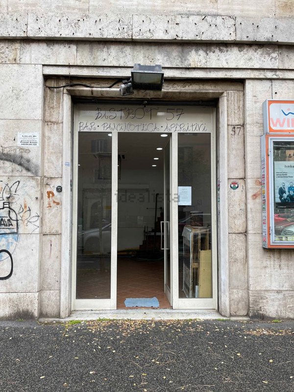 locale commerciale in affitto a Roma