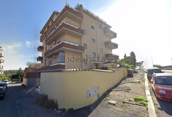 locale commerciale in affitto a Roma in zona Massimina/Casal Lumbroso