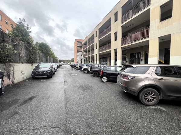 locale commerciale in affitto a Roma in zona Casal Palocco