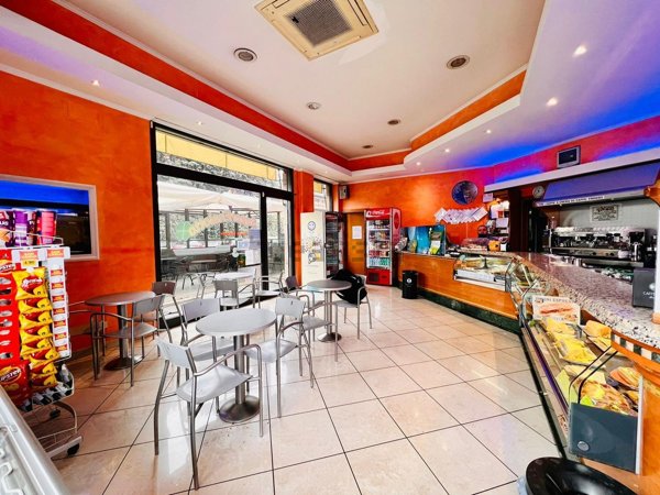 negozio in affitto a Roma in zona Appio Claudio