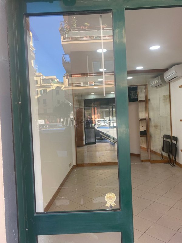 locale commerciale in affitto a Roma in zona Della Vittoria