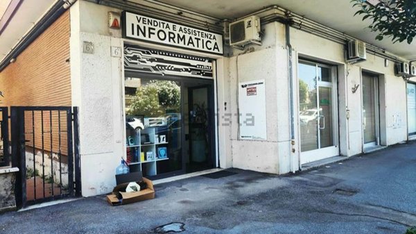 locale commerciale in affitto a Roma in zona Ostia