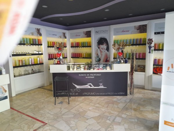 locale commerciale in affitto a Roma in zona Tuscolano