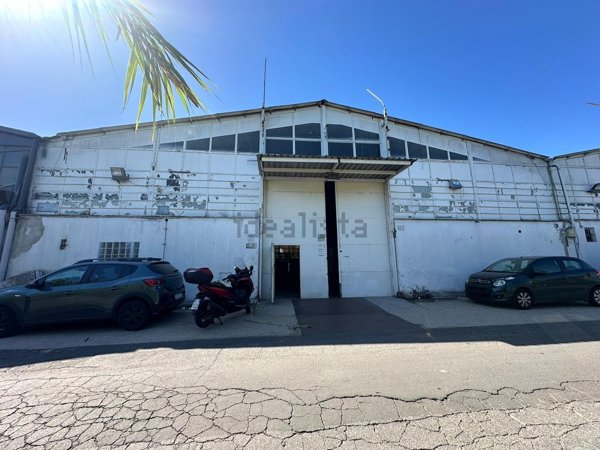 capannone in affitto a Roma