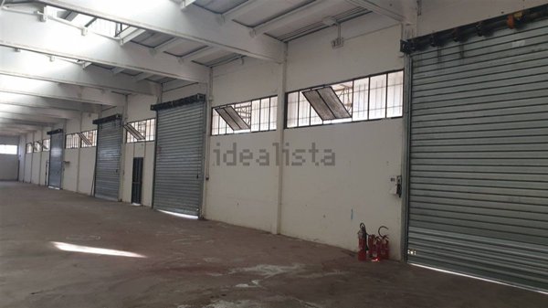 capannone in affitto a Roma in zona Torre Angela