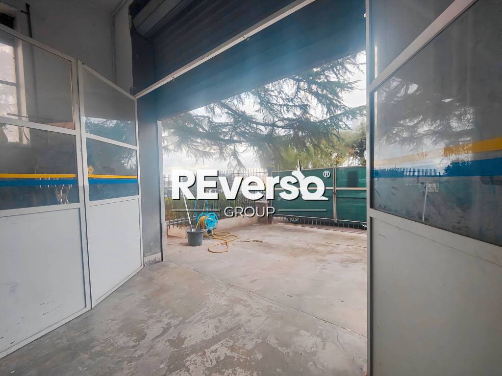 locale commerciale in affitto a Roma in zona Colle del Sole