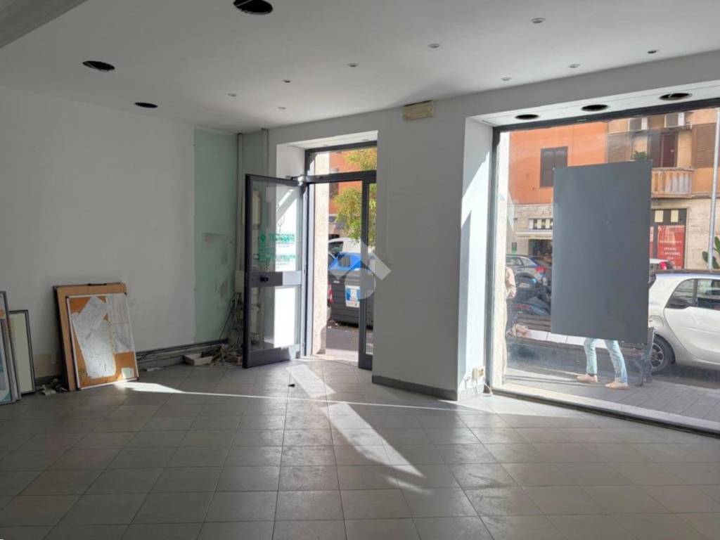 negozio in affitto a Roma in zona Tuscolano