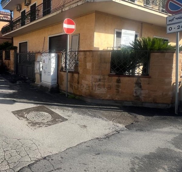 ufficio in affitto a Roma in zona Torre Angela