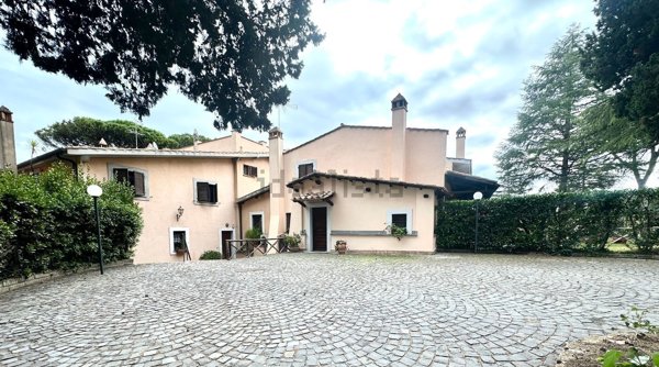 casa indipendente in affitto a Roma in zona Prima Porta