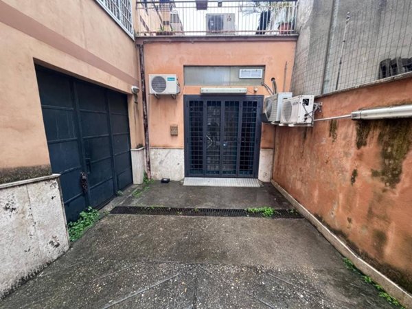 locale commerciale in affitto a Roma in zona San Basilio