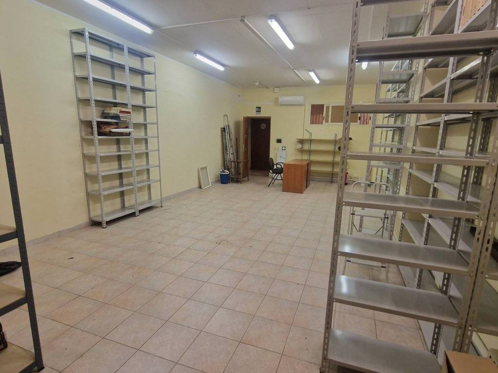 locale commerciale in affitto a Roma in zona Primavalle