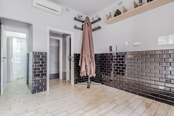 locale commerciale in affitto a Roma