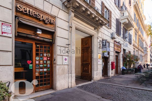 locale commerciale in affitto a Roma in zona Rione Borgo