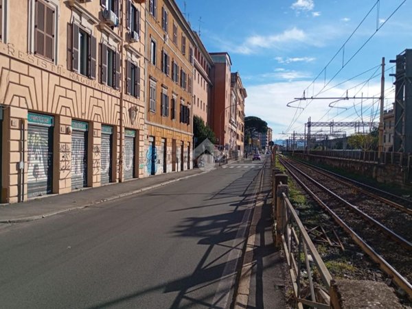 locale commerciale in affitto a Roma in zona Prenestino-Labicano