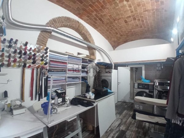 locale commerciale in affitto a Roma