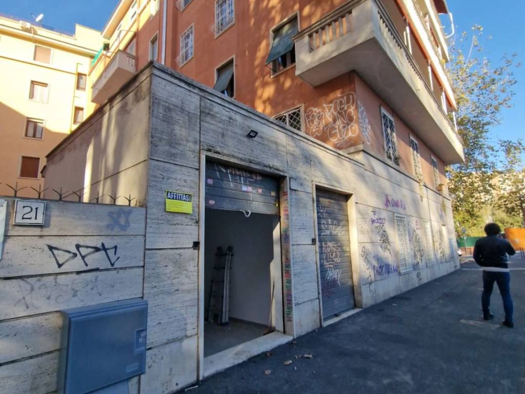 negozio in affitto a Roma