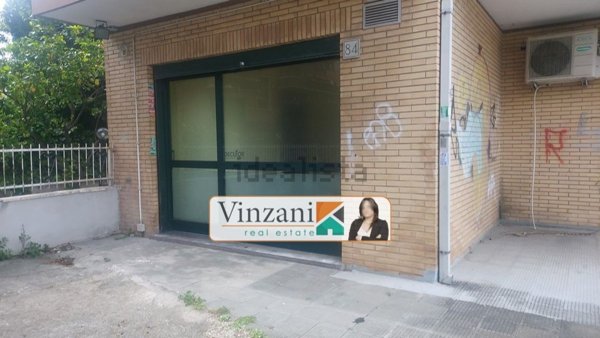 locale commerciale in affitto a Roma in zona Acilia