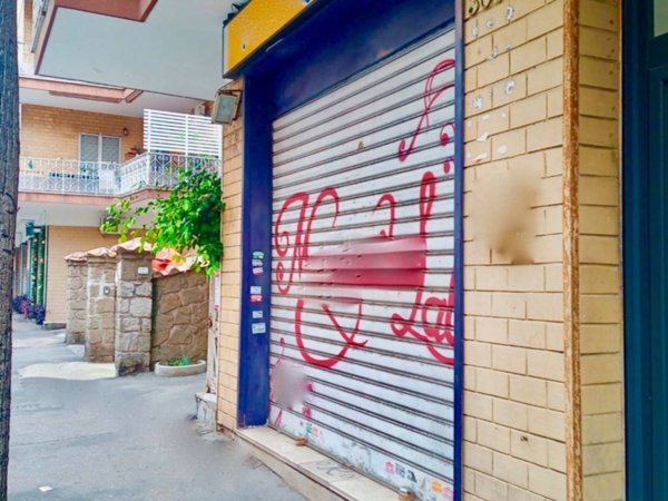 negozio in affitto a Roma in zona Ostia