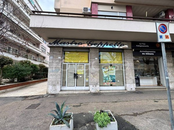negozio in affitto a Roma in zona Aurelio