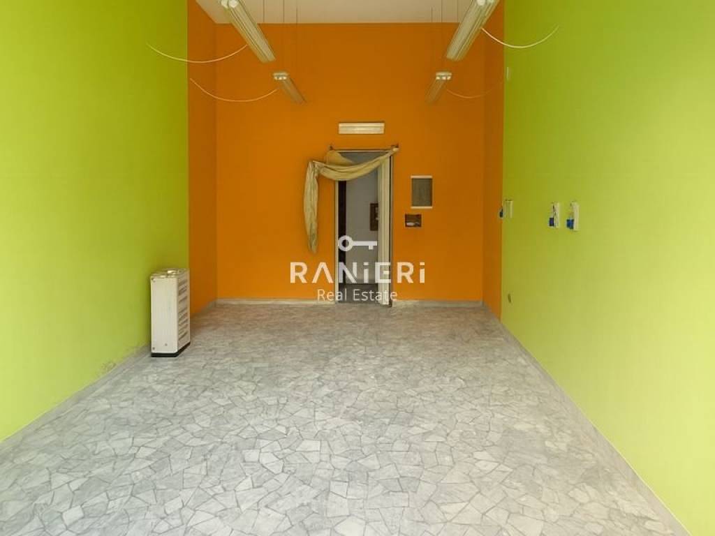 negozio in affitto a Roma in zona Ardeatino