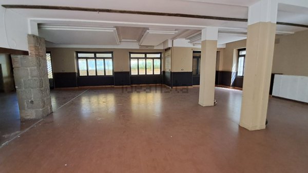 locale commerciale in affitto a Roma in zona Appio Pignatelli