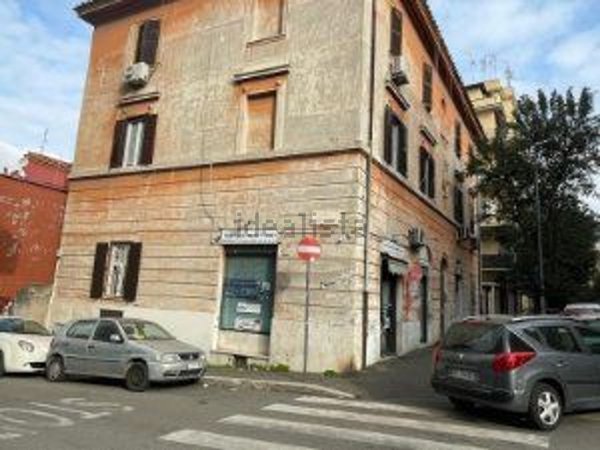 locale commerciale in affitto a Roma