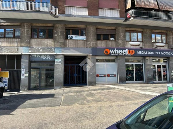 negozio in affitto a Roma in zona Tuscolano