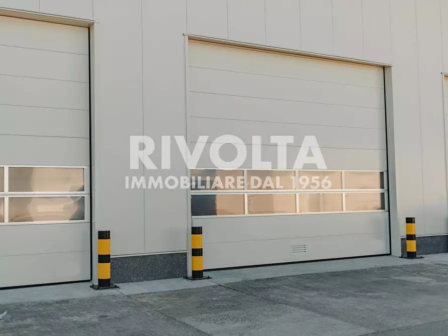 locale di sgombero in affitto a Roma in zona Torre Spaccata